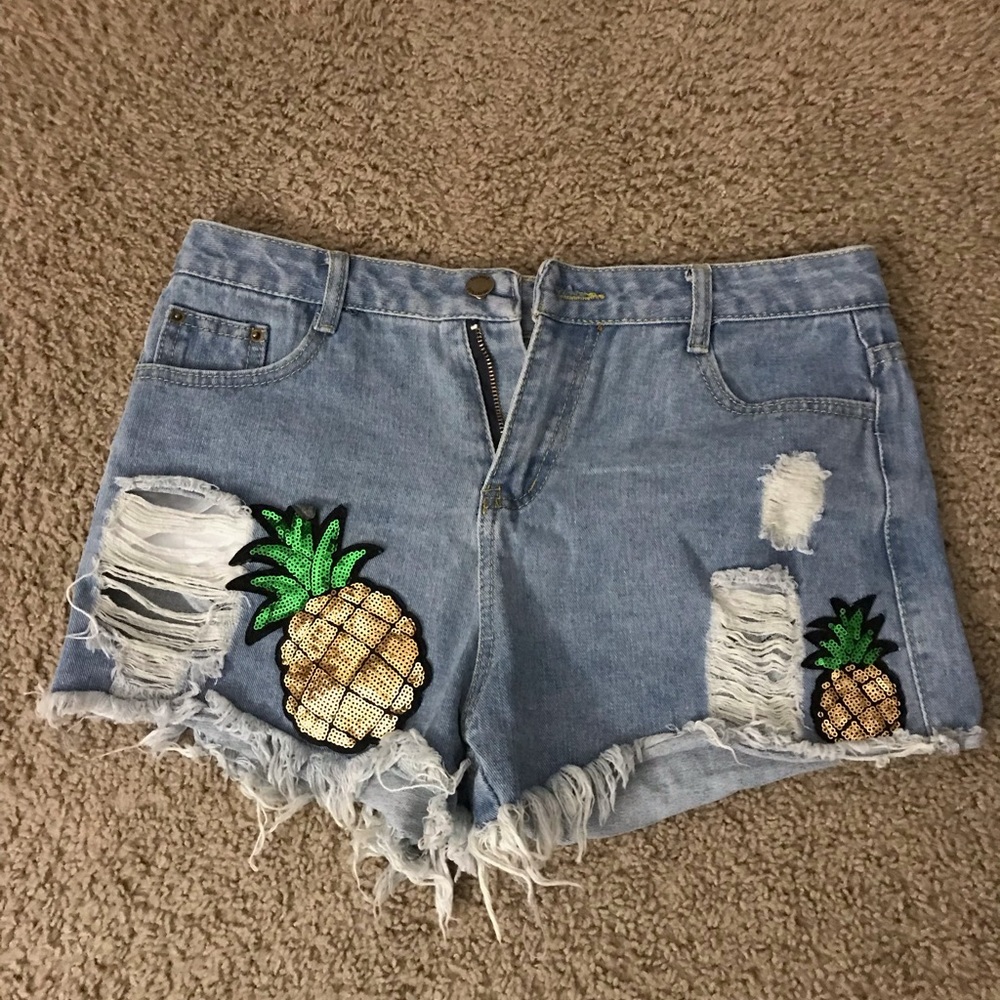 High-waisted Jean shorts